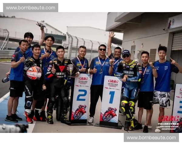 世界杯8强争锋，全球球迷期待巅峰对决燃爆赛场激情